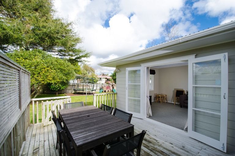 Photo of property in 38 Amberley Avenue, Te Atatu South, Auckland, 0610