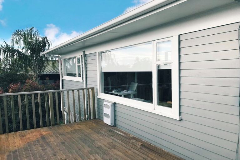 Photo of property in 2/563 East Coast Road, Browns Bay, Auckland, 0630