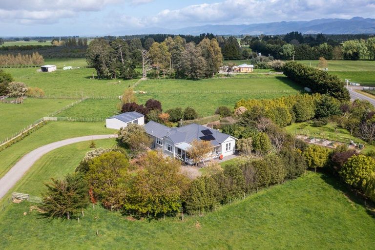 Photo of property in 1832 State Highway 2, Tauwharenikau, Greytown, 5794