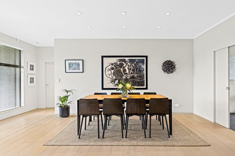 Photo of property in 30 Tamahunga Drive, Matakana, 0985