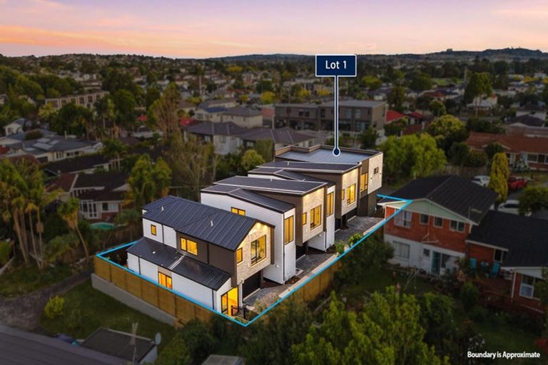 Photo of property in 15b Wilbur Place, Pakuranga Heights, Auckland, 2010
