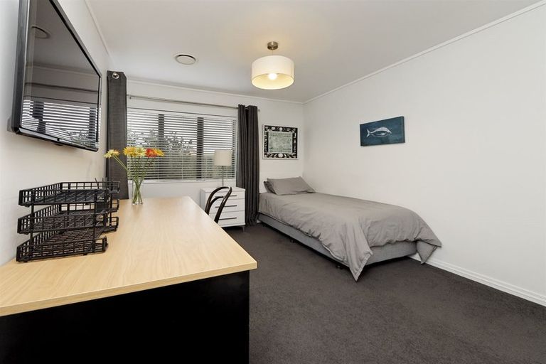 Photo of property in 27 Maurice Borich Place, Henderson, Auckland, 0610