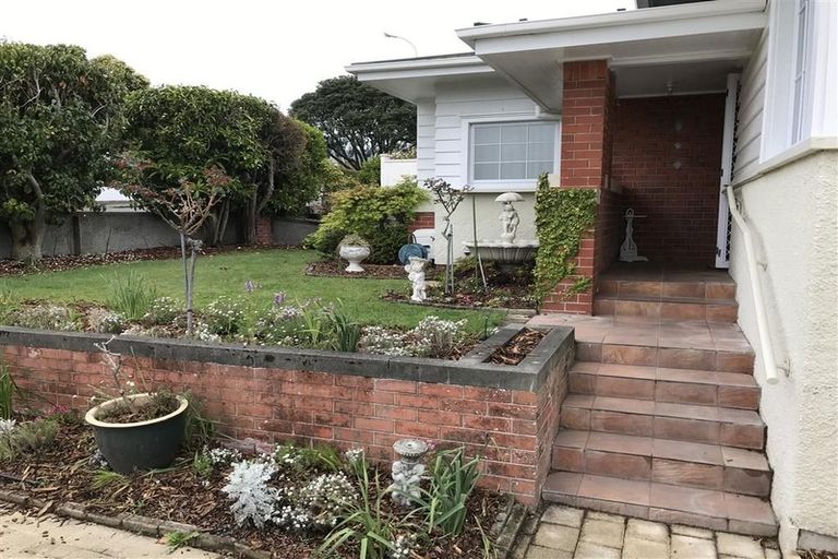Photo of property in 14 Coleman Terrace, Hospital Hill, Napier, 4110