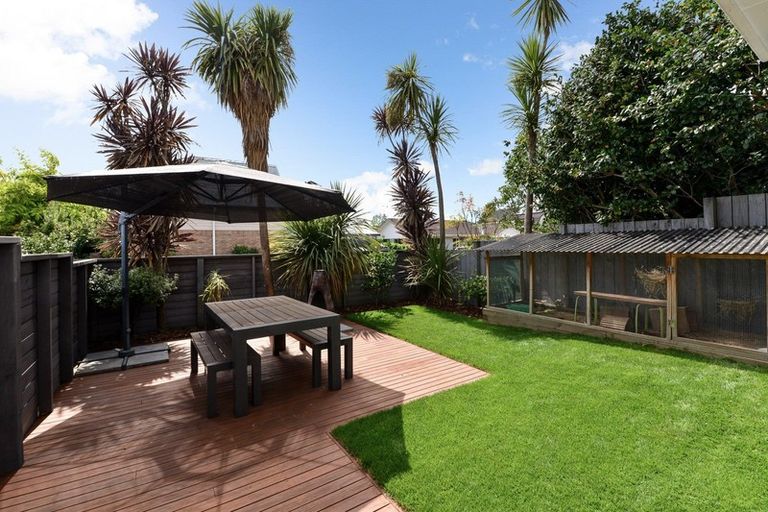 Photo of property in 18b Burn-murdoch Street, St Andrews, Hamilton, 3200