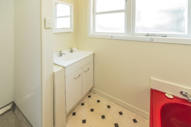 Photo of property in 8a Kings Avenue, Gonville, Whanganui, 4501