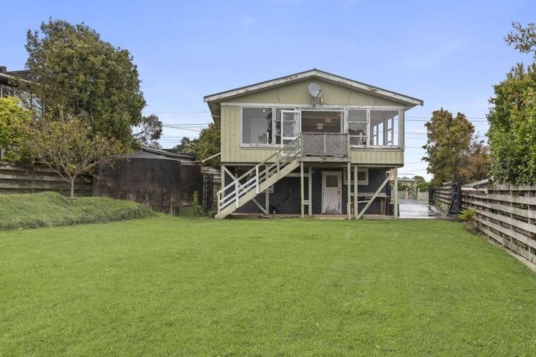 Photo of property in 1400 Whangaparaoa Road, Army Bay, Whangaparaoa, 0930