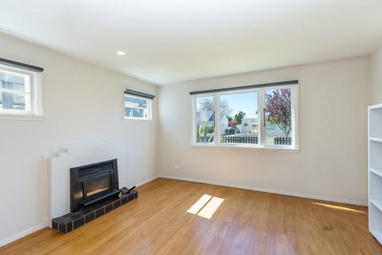 Photo of property in 8 Mckenzie Terrace, Carterton, 5713