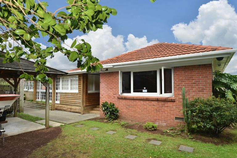 Photo of property in 1 Mclean Street, Woodville, 4920