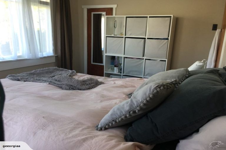 Photo of property in 4 Gordon Street, Glen Avon, New Plymouth, 4312