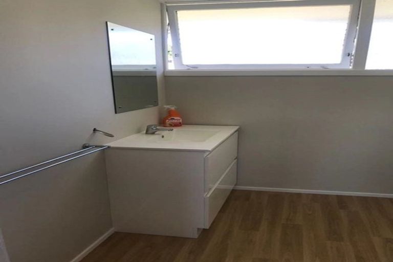 Photo of property in 2/43 Hamlin Road, Mount Wellington, Auckland, 1060