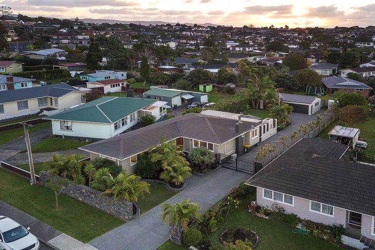 Photo of property in 44 Hepburn Road, Glendene, Auckland, 0602
