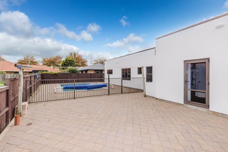 Photo of property in 17 Chesterfield Place, Rototuna, Hamilton, 3210