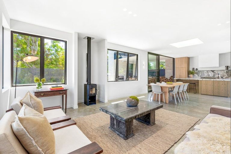 Photo of property in 7 Kewini Grove, Matakana, 0985