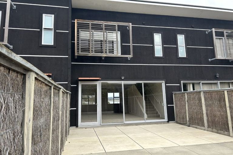 Photo of property in The Terraces, 12/9 Humber Street, Pandora, Napier, 4110