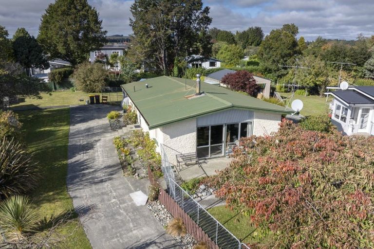 Photo of property in 73 Mackinnon Loop, Te Anau, 9600
