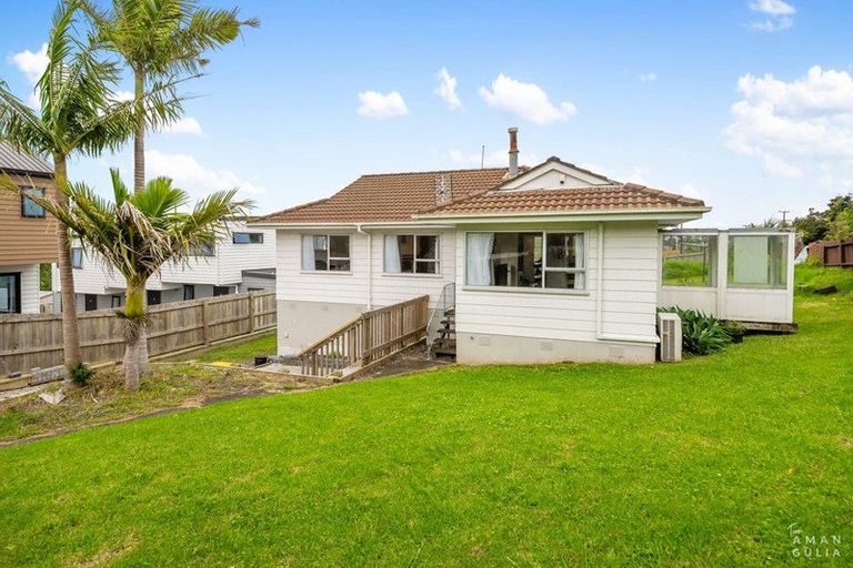 Photo of property in 1b Glenbury Place, Massey, Auckland, 0614