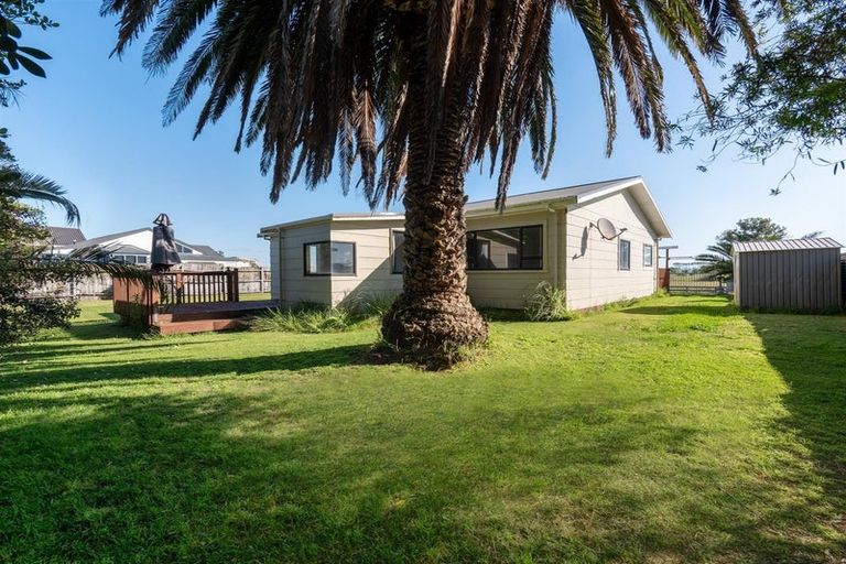 Photo of property in 244 Pukehina Parade, Pukehina, Te Puke, 3189