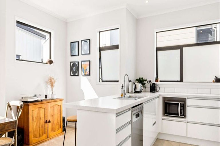 Photo of property in 74 Mapou Road, Hobsonville, Auckland, 0616