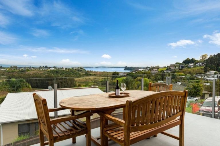 Photo of property in 10 Aquavue Way, Bellevue, Tauranga, 3110