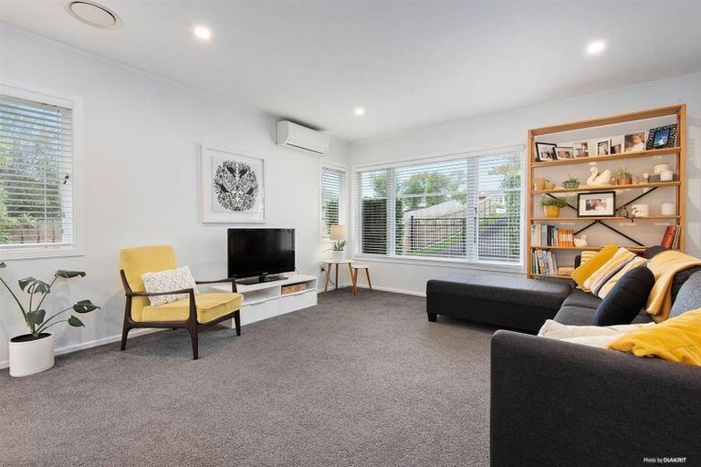 Photo of property in 82 Kervil Avenue, Te Atatu Peninsula, Auckland, 0610