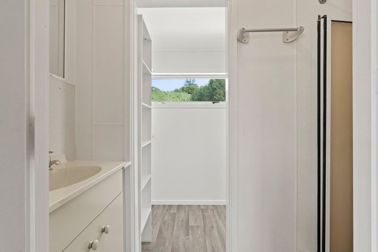 Photo of property in 13 Taiwa Road, Oakura, Hikurangi, 0184