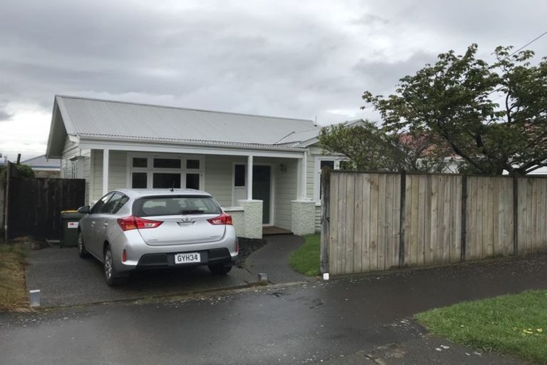 Photo of property in 40 Palm Avenue, Lyall Bay, Wellington, 6022