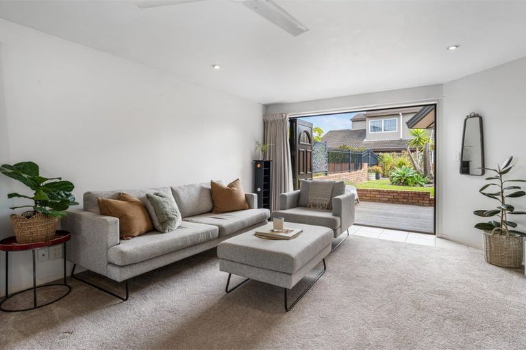 Photo of property in 9 Renoir Street, West Harbour, Auckland, 0618