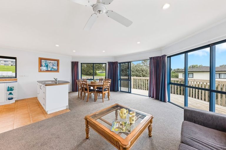 Photo of property in 1b Triangle Road, Massey, Auckland, 0614