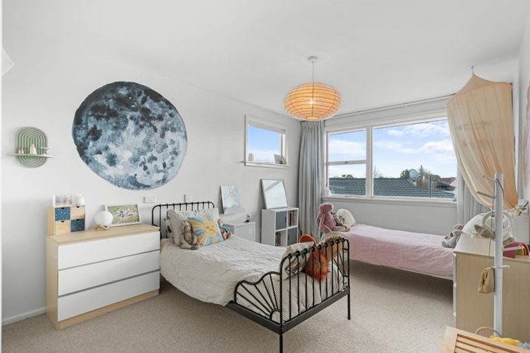 Photo of property in 21 Woodstock Place, Russley, Christchurch, 8042