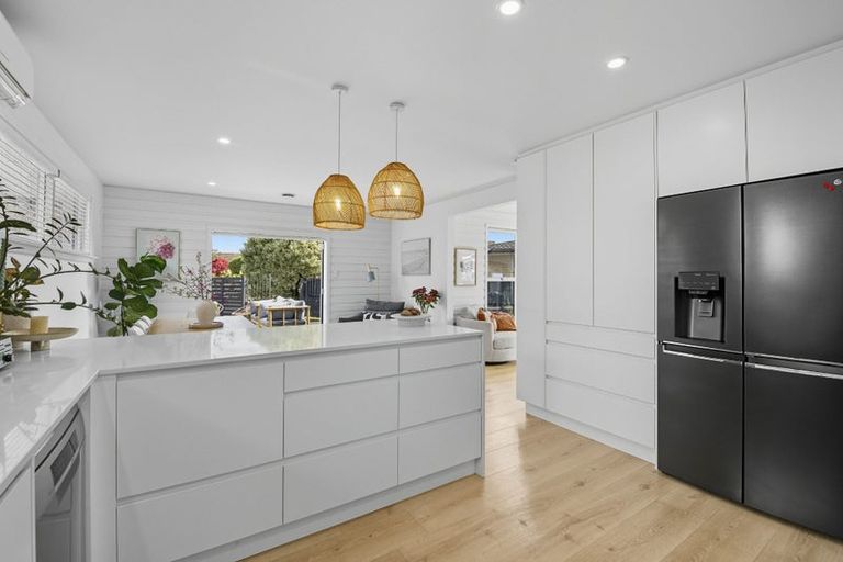 Photo of property in 21 Woodstock Place, Russley, Christchurch, 8042