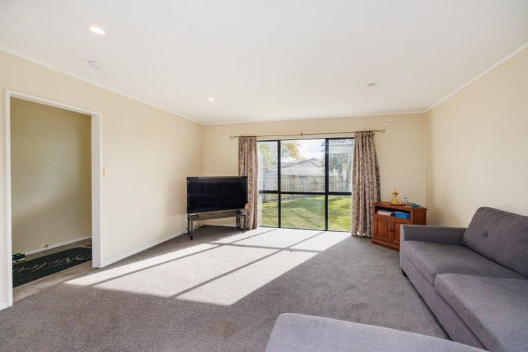 Photo of property in 28 Peppertree Glade, Kelvin Grove, Palmerston North, 4414