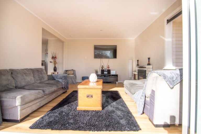 Photo of property in 45 Tararua Terrace, Cloverlea, Palmerston North, 4412