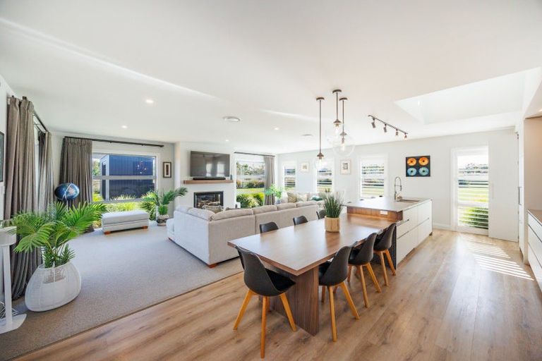 Photo of property in 9 Paterson Lane, Kelvin Grove, Palmerston North, 4470