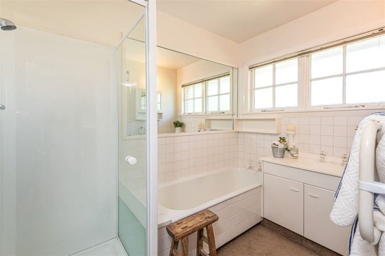 Photo of property in 37 Wai-iti Terrace, Burnside, Christchurch, 8052