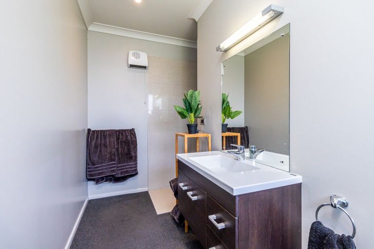 Photo of property in 492 Falvey Road, Levels, Timaru, 7975