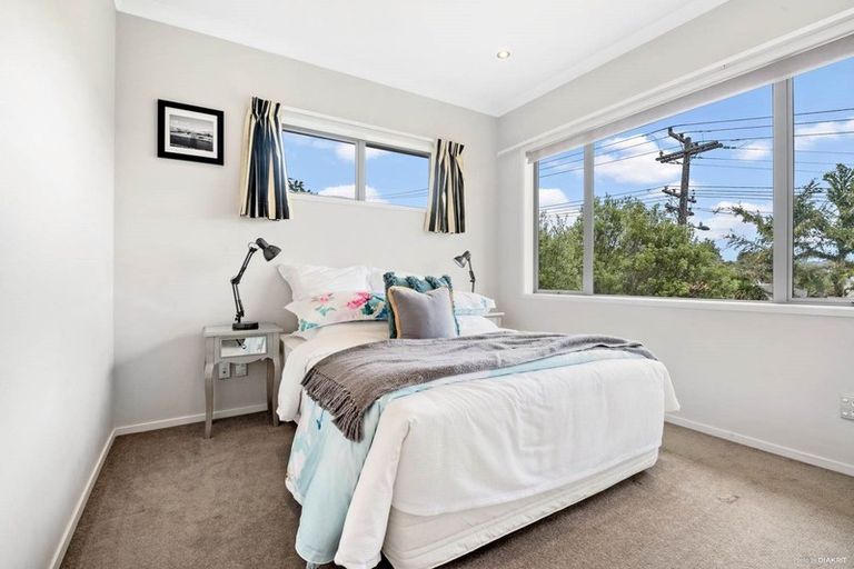Photo of property in 7a Watea Road, Torbay, Auckland, 0630