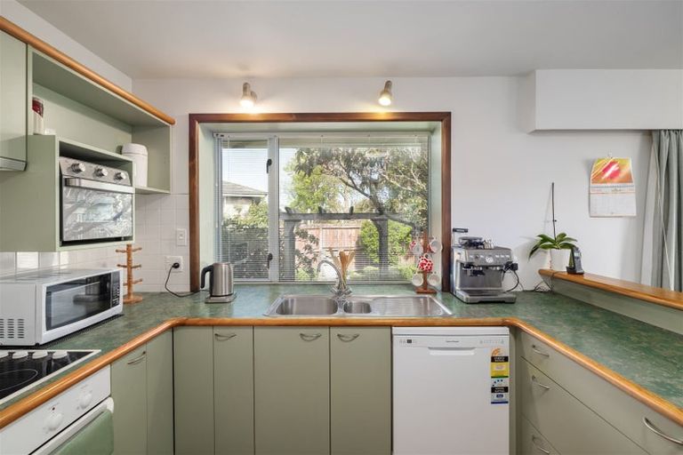 Photo of property in 17 Dellow Place, Spreydon, Christchurch, 8024