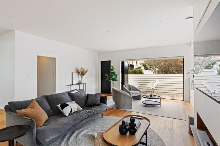 Photo of property in 19 Henui Street, Strandon, New Plymouth, 4312