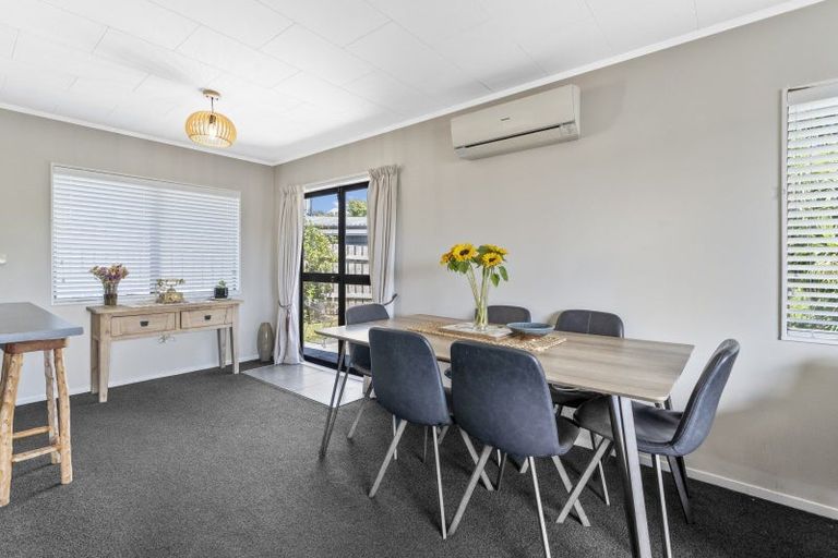 Photo of property in 24 Jasmine Grove, Maungaraki, Lower Hutt, 5010