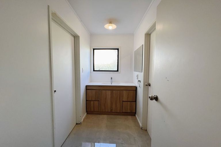 Photo of property in 23 Calman Place, Chatswood, Auckland, 0626