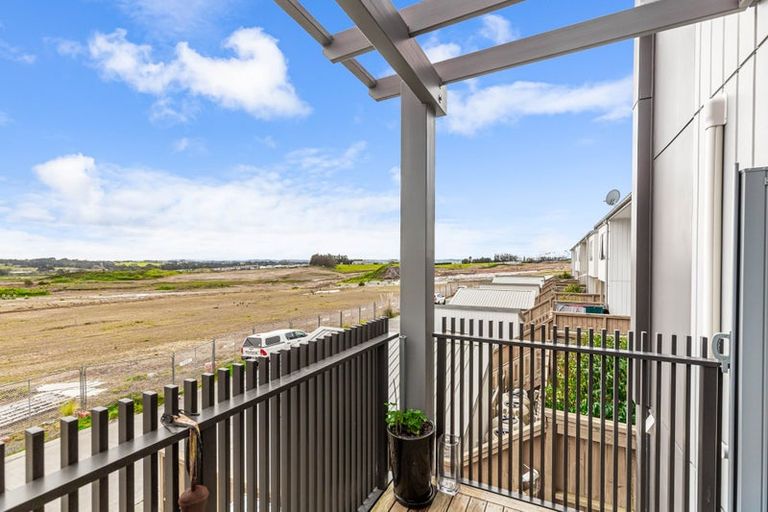 Photo of property in 24 Pukewhero Rise, Westgate, Auckland, 0614