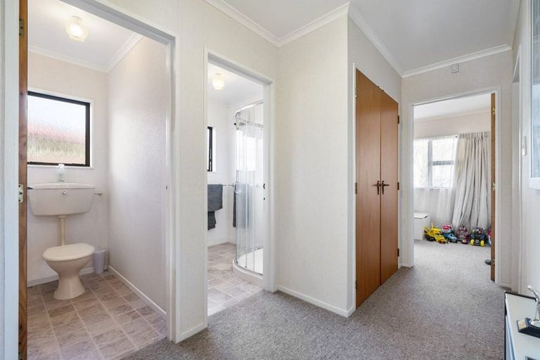 Photo of property in 55b Chatsworth Place, Highbury, Palmerston North, 4412