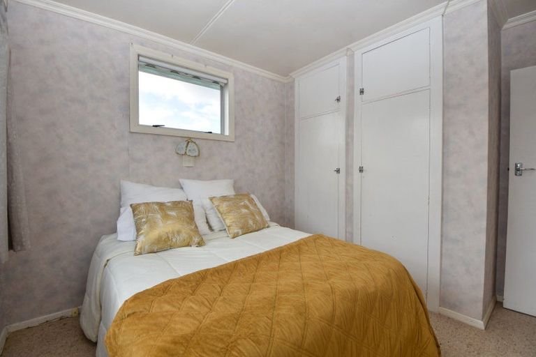 Photo of property in 24 Diamond Street, Carterton, 5713