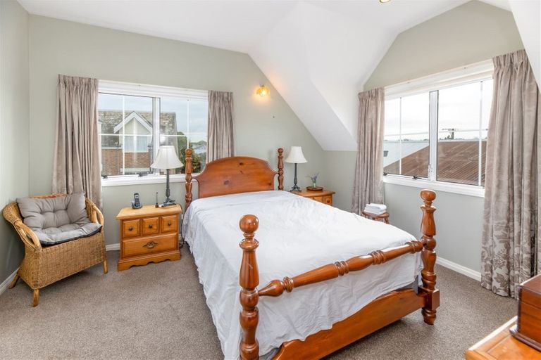 Photo of property in 233b Avonhead Road, Avonhead, Christchurch, 8042