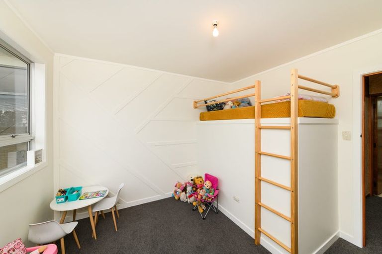 Photo of property in 34 Pinedale Parade, Milson, Palmerston North, 4414