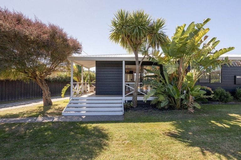 Photo of property in 11 Barbara Grove, Papamoa Beach, Papamoa, 3118