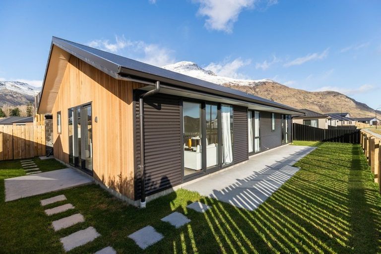Photo of property in 7 George Drive, Lower Shotover, Queenstown, 9304