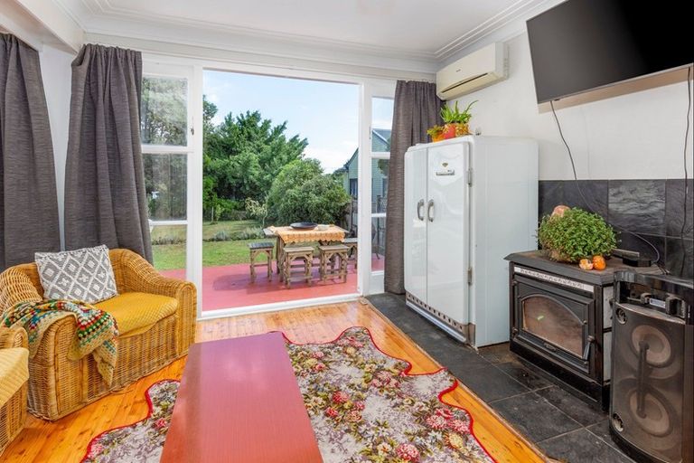 Photo of property in 11 Howden Street, Waiuku, 2123