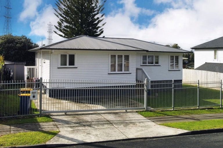 Photo of property in 20a Beaubank Road, Kelston, Auckland, 0602