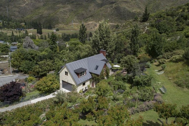 Photo of property in 2 Hazlett Street, Clyde, 9330